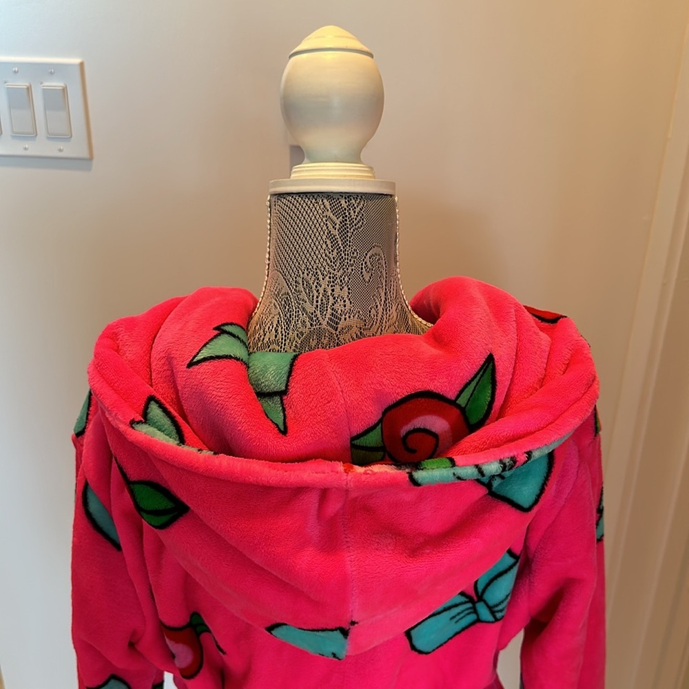 Betsy Johnson Robe - Picture 4 of 4
